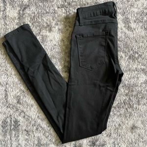 Black skinny jeans